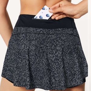 Lululemon Quick Pace Skirt - Sz 4 - Soundwave